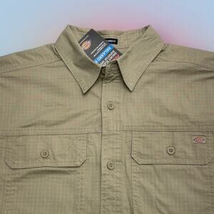 DICKIES Men’s Medium Tan Short Sleeve RIP STOP Shirt